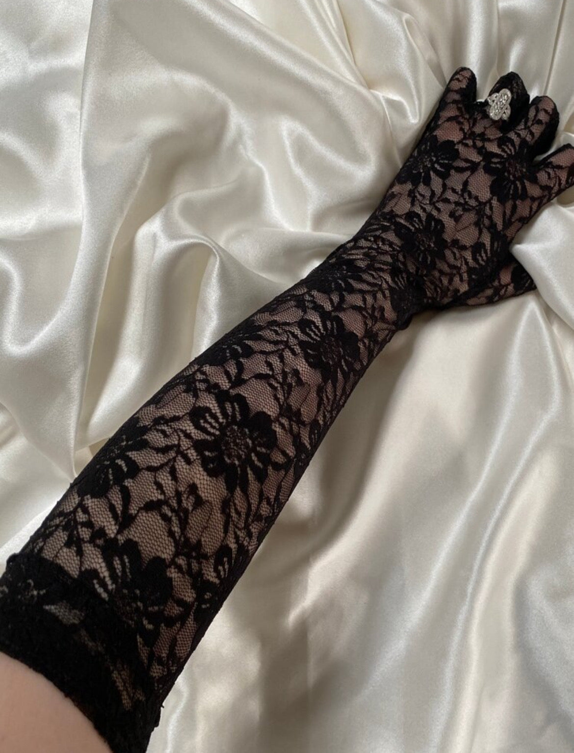 Black lace gloves